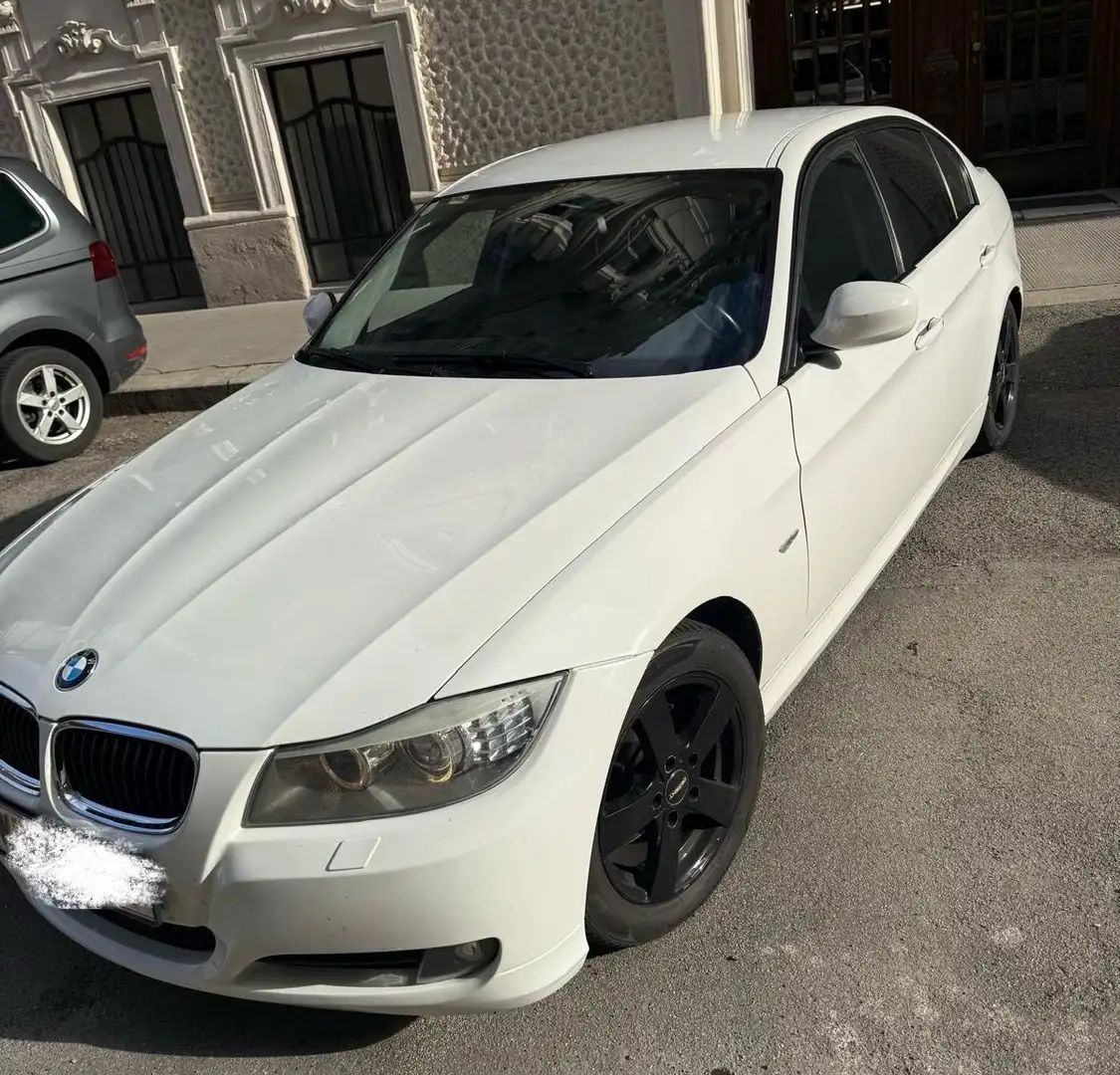 BMW 320 320d - 1