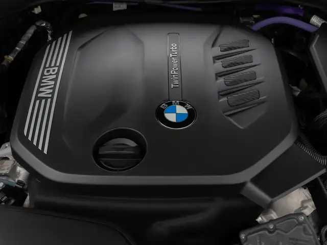 BMW 5 Series view 19