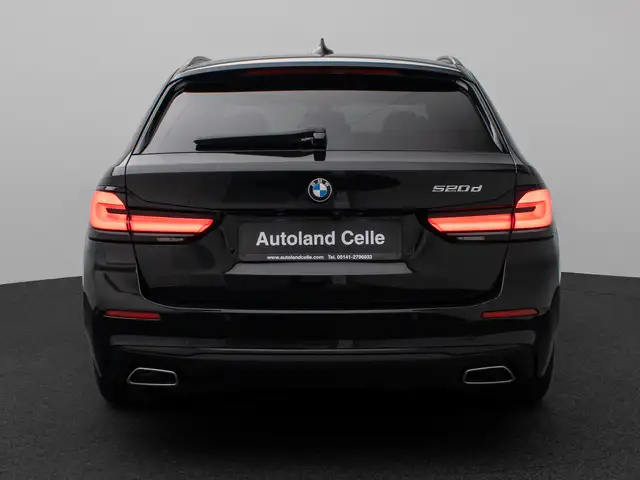 BMW 5 Series view 8