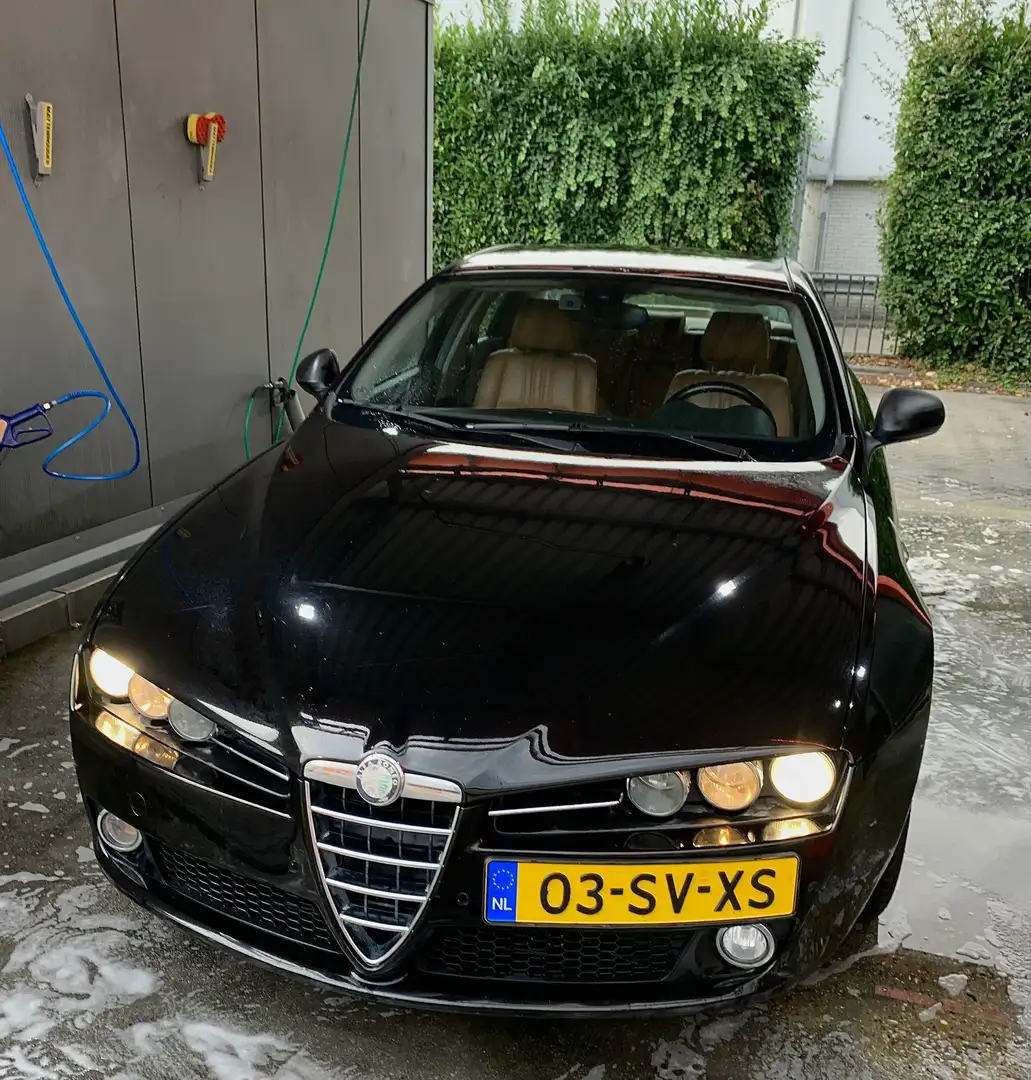 Alfa Romeo 159 1.9 JTS Distinctive Zwart - 1
