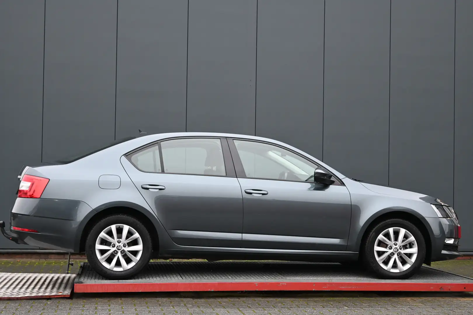 Skoda Octavia 1.0 TSI Greentech Ambition Business trekhaak Grigio - 2