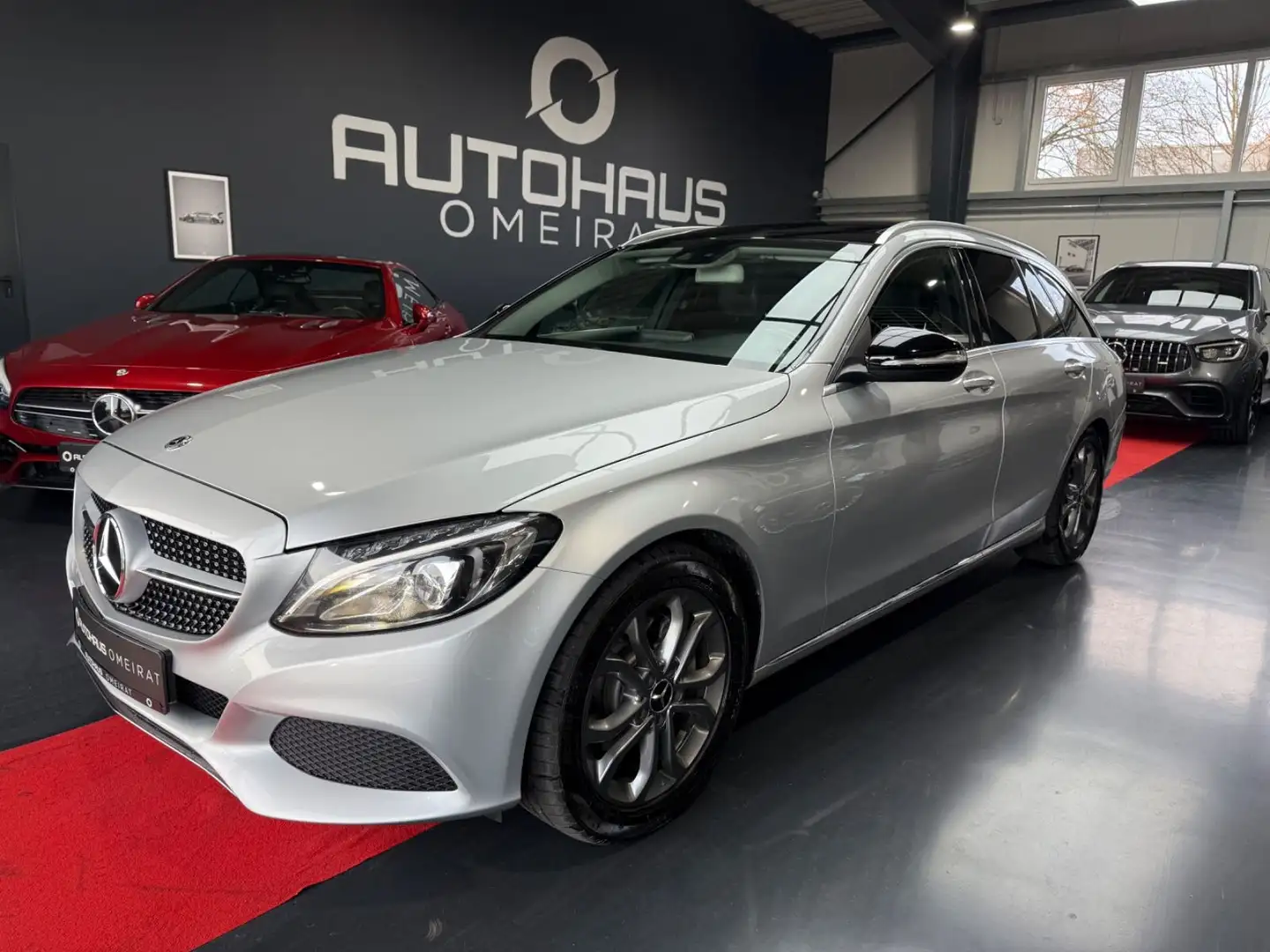 Mercedes-Benz C 220 d Burmester/Kamera/Leder/Navi/LED/AHK/SHZ Plateado - 1