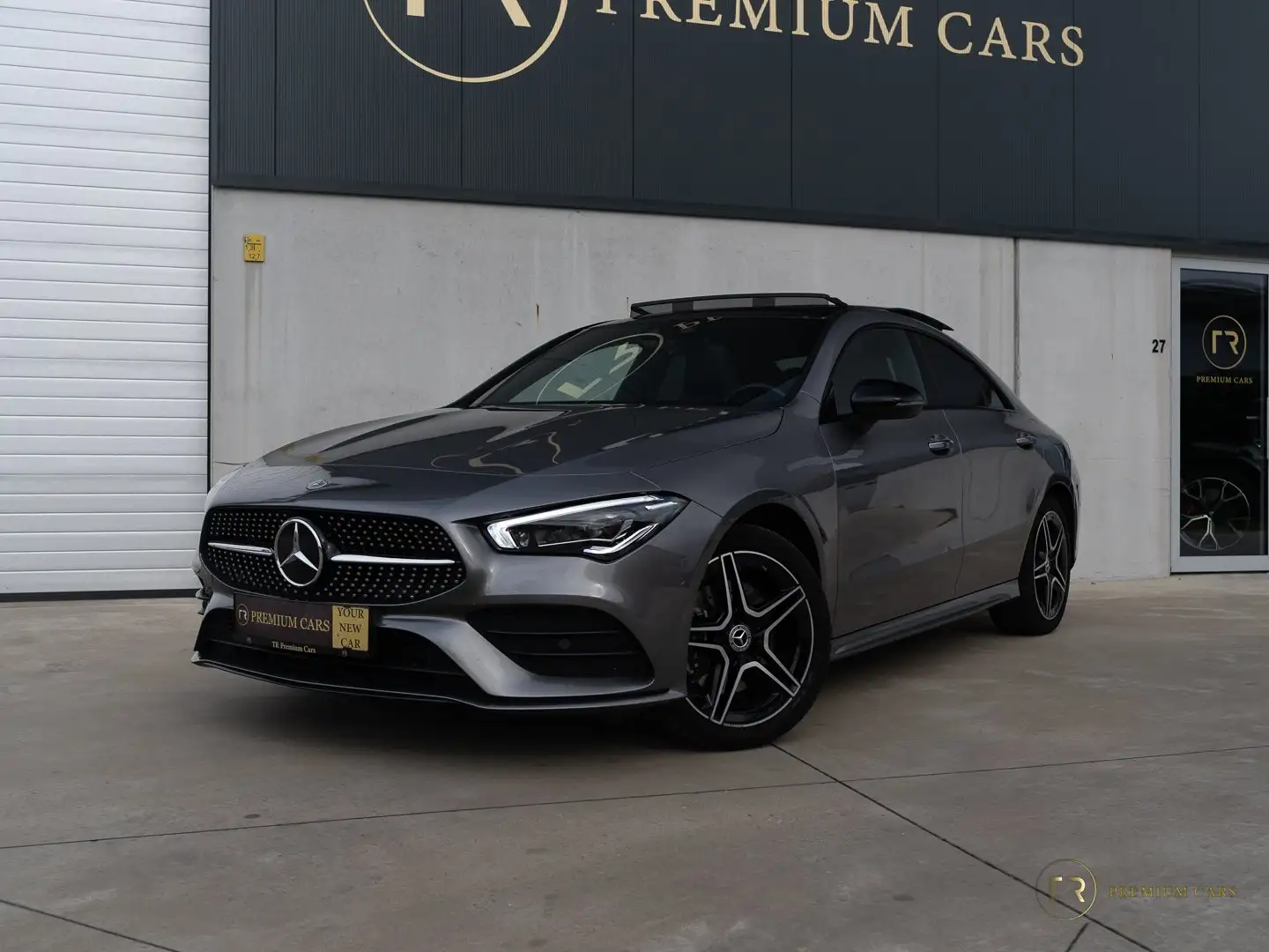 Mercedes-Benz CLA 250 e l AMG Line l Premium+ l Pano l Keyless l Elect S Grijs - 2