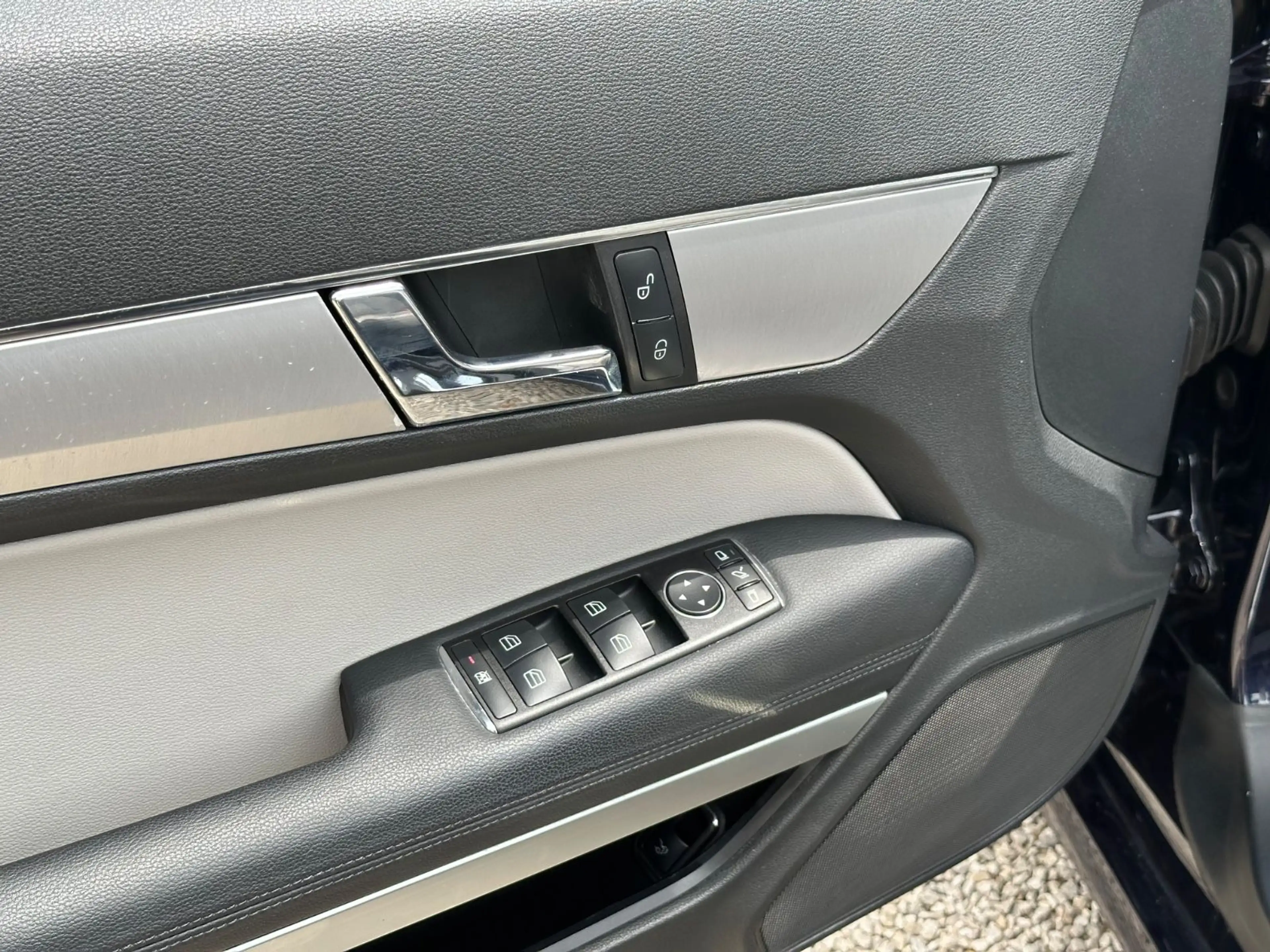 Mercedes-Benz E 250 E Cabrio E 250 CGI BlueEfficiency — photo 14