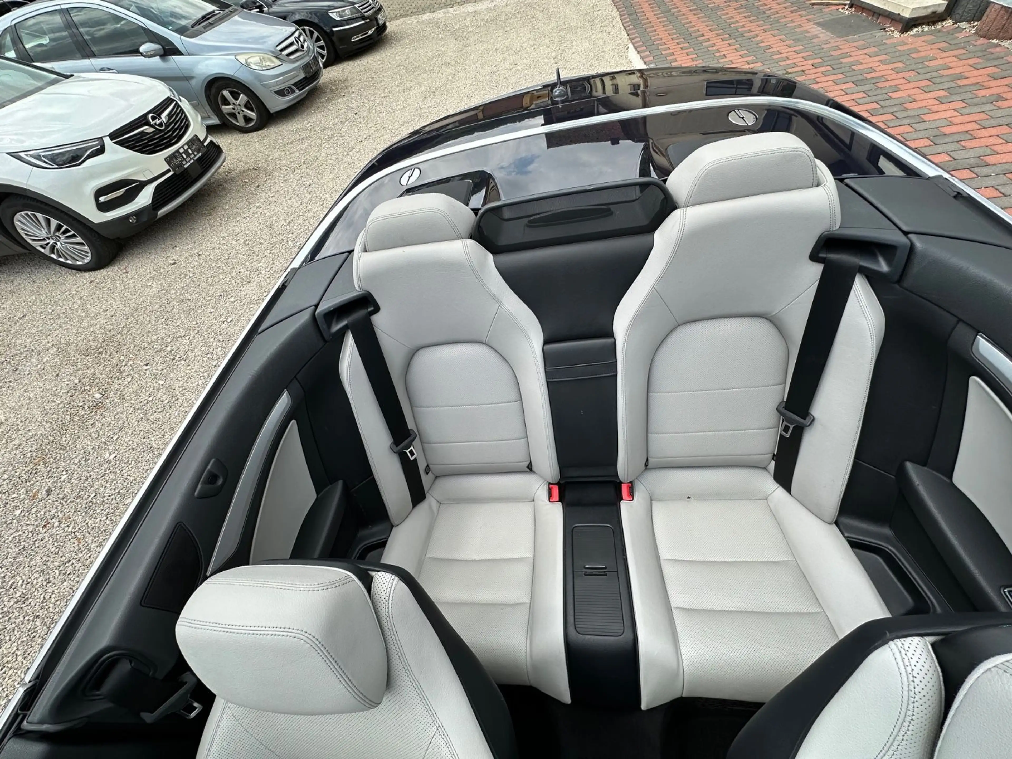 Mercedes-Benz E 250 E Cabrio E 250 CGI BlueEfficiency — photo 15