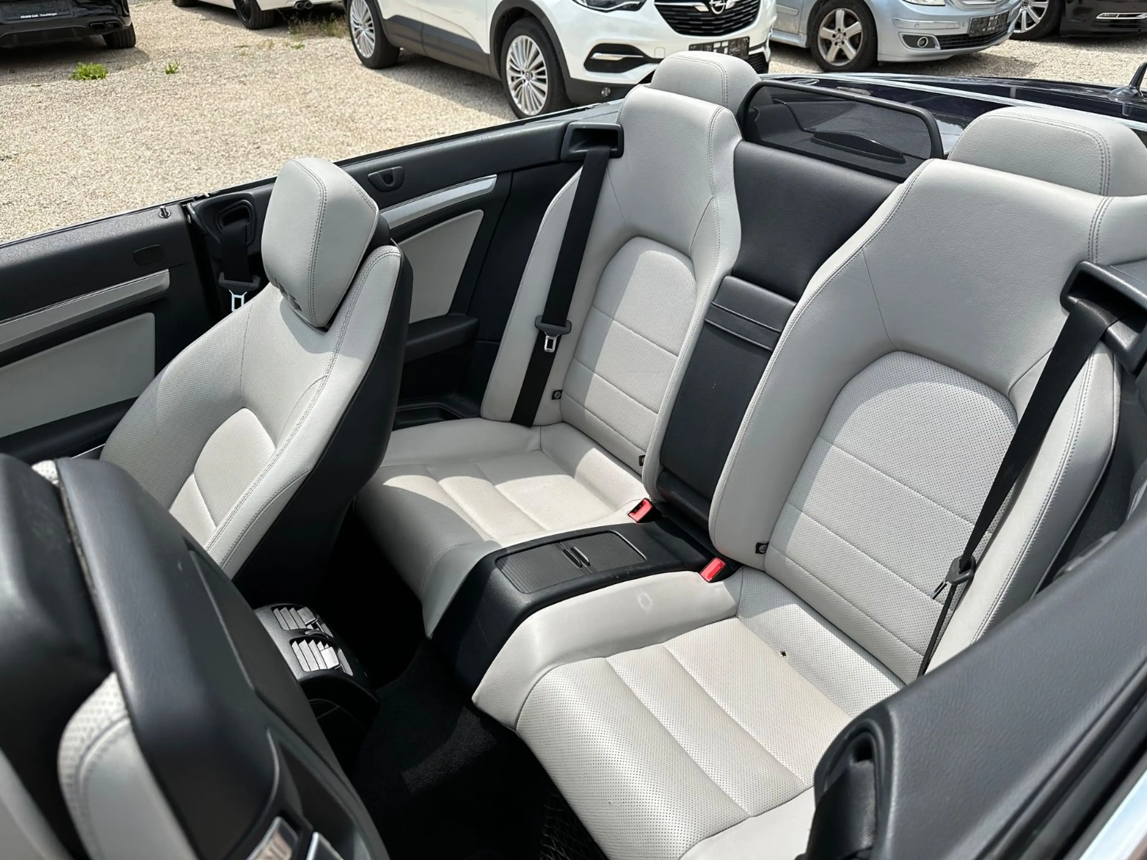 Mercedes-Benz E 250 E Cabrio E 250 CGI BlueEfficiency — photo 12