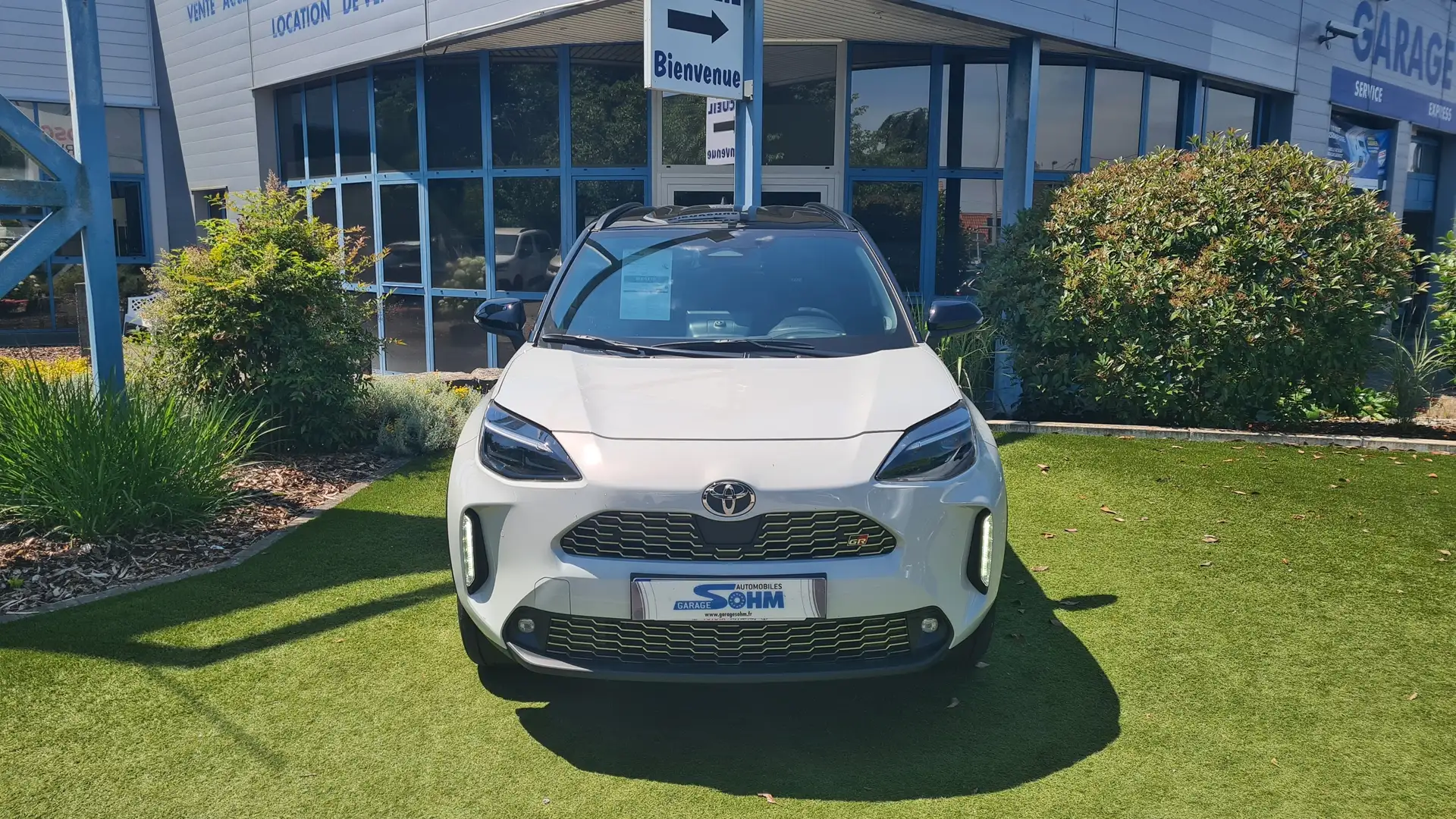 Toyota Yaris Cross 130H GR SPORT MC24 Gris - 2
