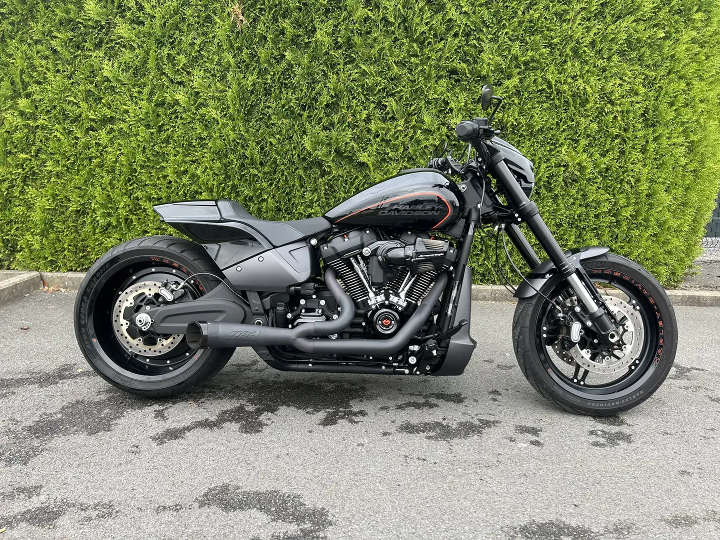 Harley-Davidson FXDR 114 Harley-Davidson FXDR 114 Чорний - 1