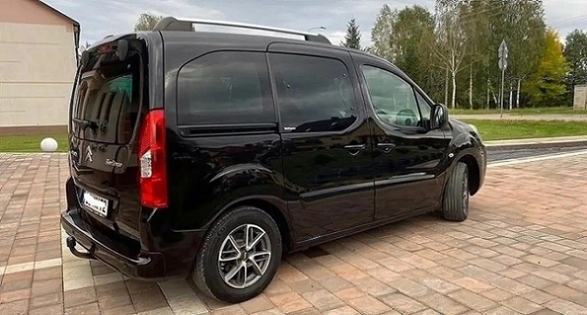 Citroen Berlingo VTi 120 Multispace Schwarz - 1