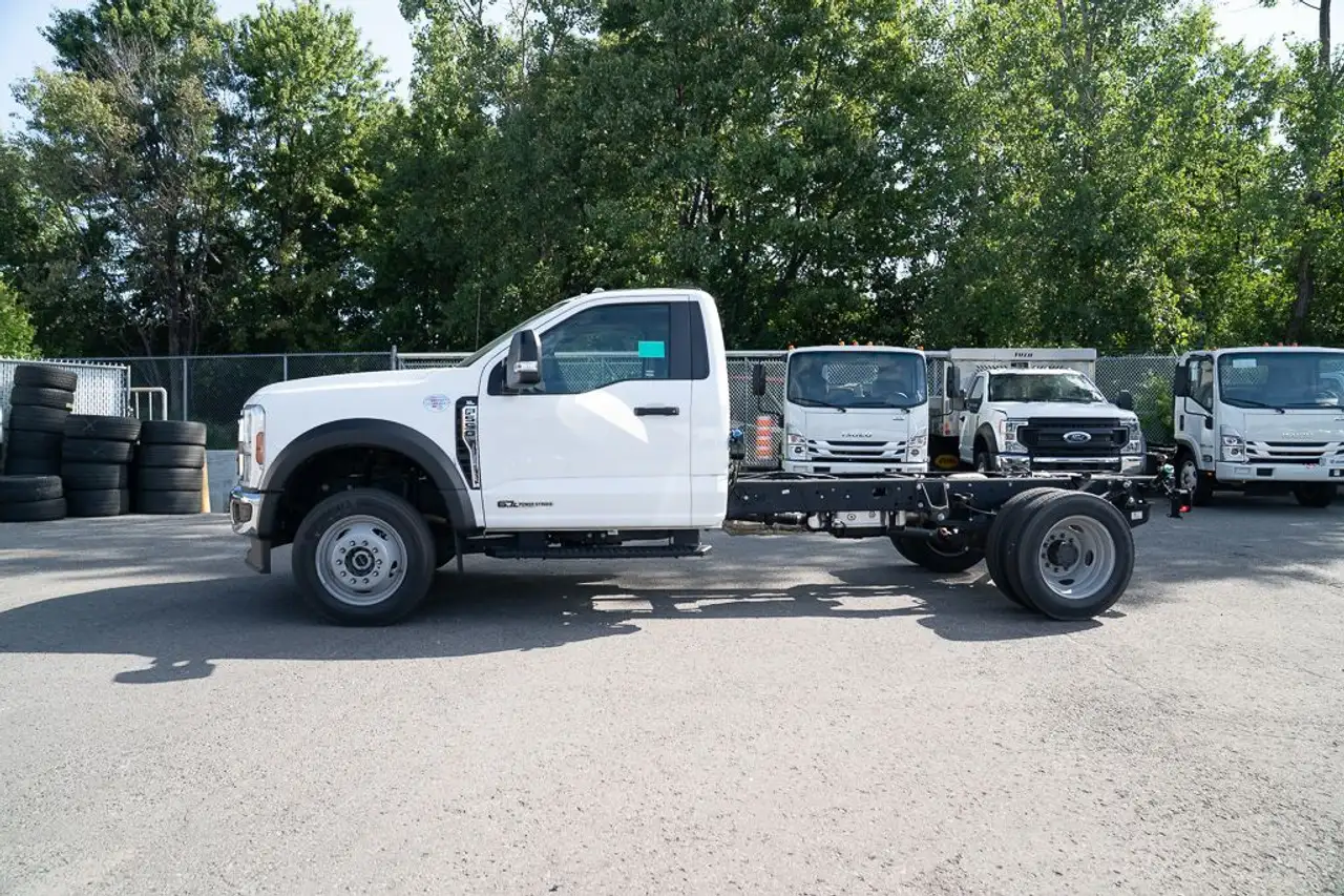 Ford F-550 Super Duty photo Ford F-550 Super Duty