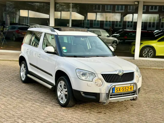 Skoda Yeti 2.0 TDI Ambition 4x4|Pano|Zojuist grote beurt geha