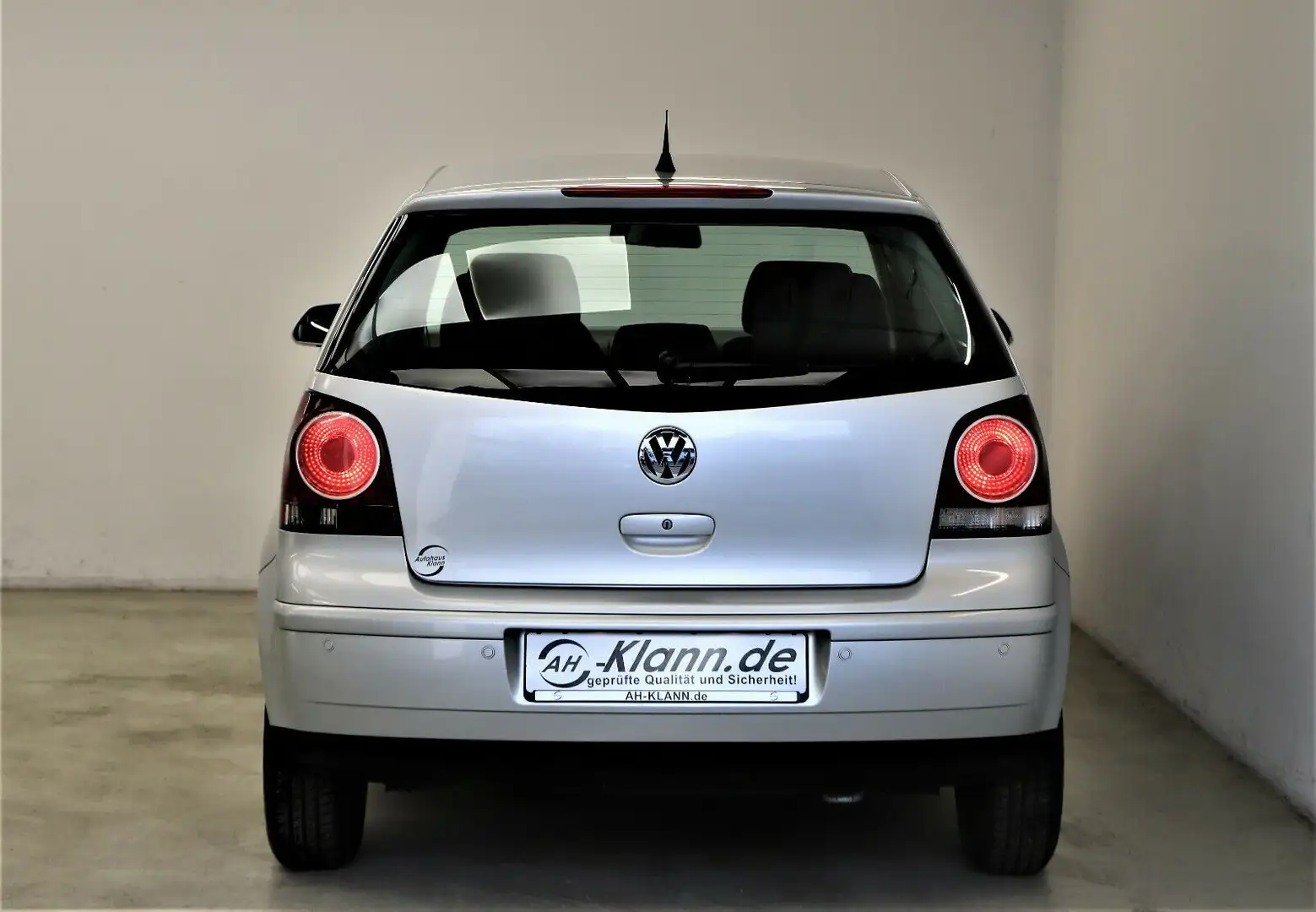 Volkswagen Polo IV 1.2 54PS Goal Klimaanlage PDC SHZ HU neu srebrna - 2