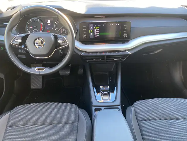 Skoda Octavia view 3