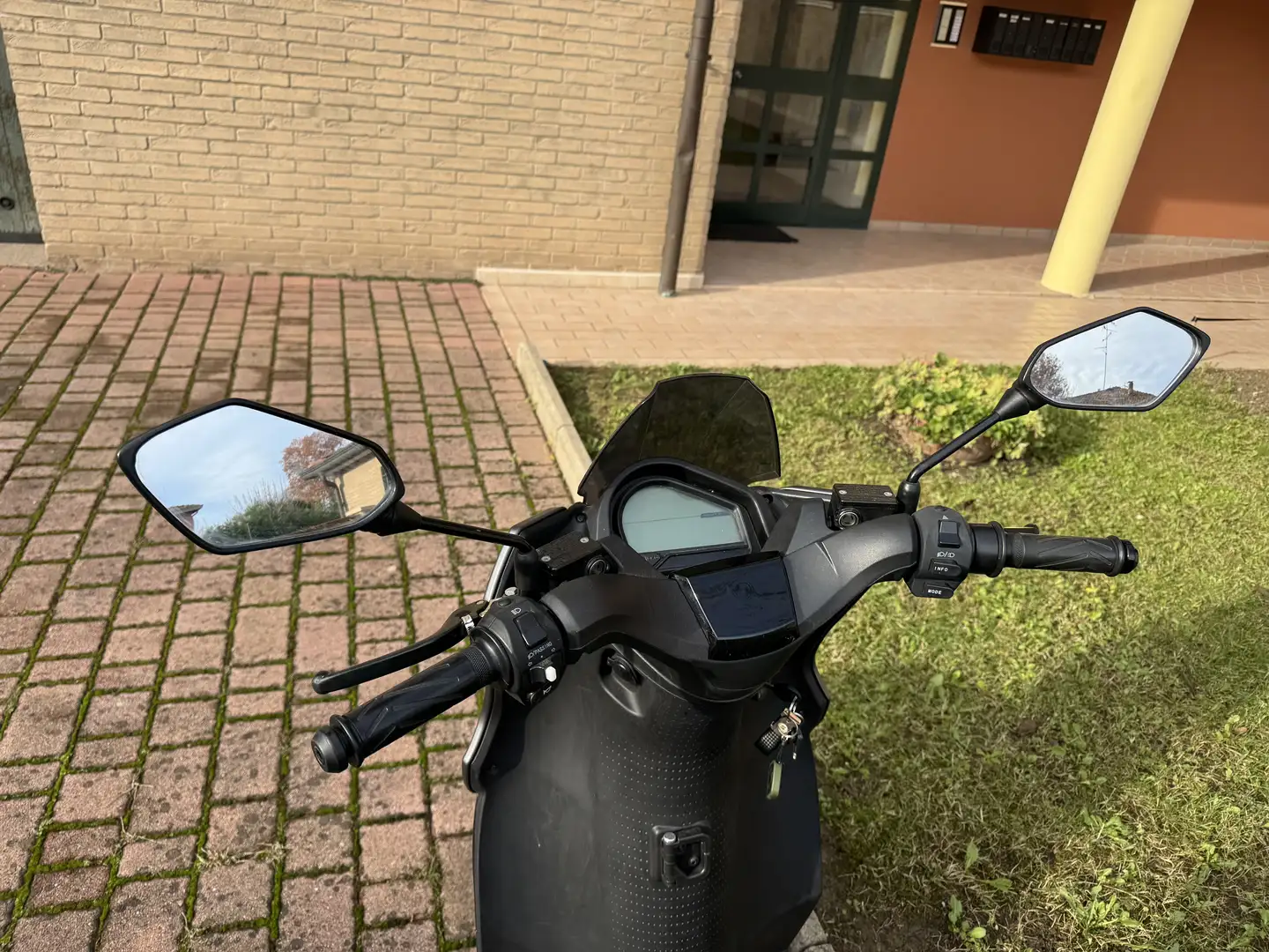 SEAT MO Silence S01A - 1