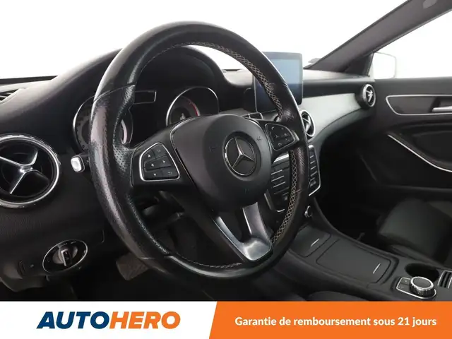 Mercedes-Benz Gla view 11