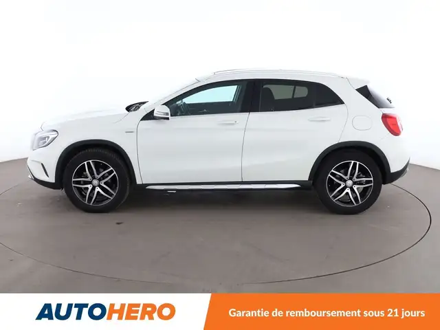 Mercedes-Benz Gla view 3