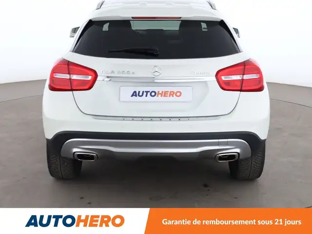 Mercedes-Benz Gla view 5