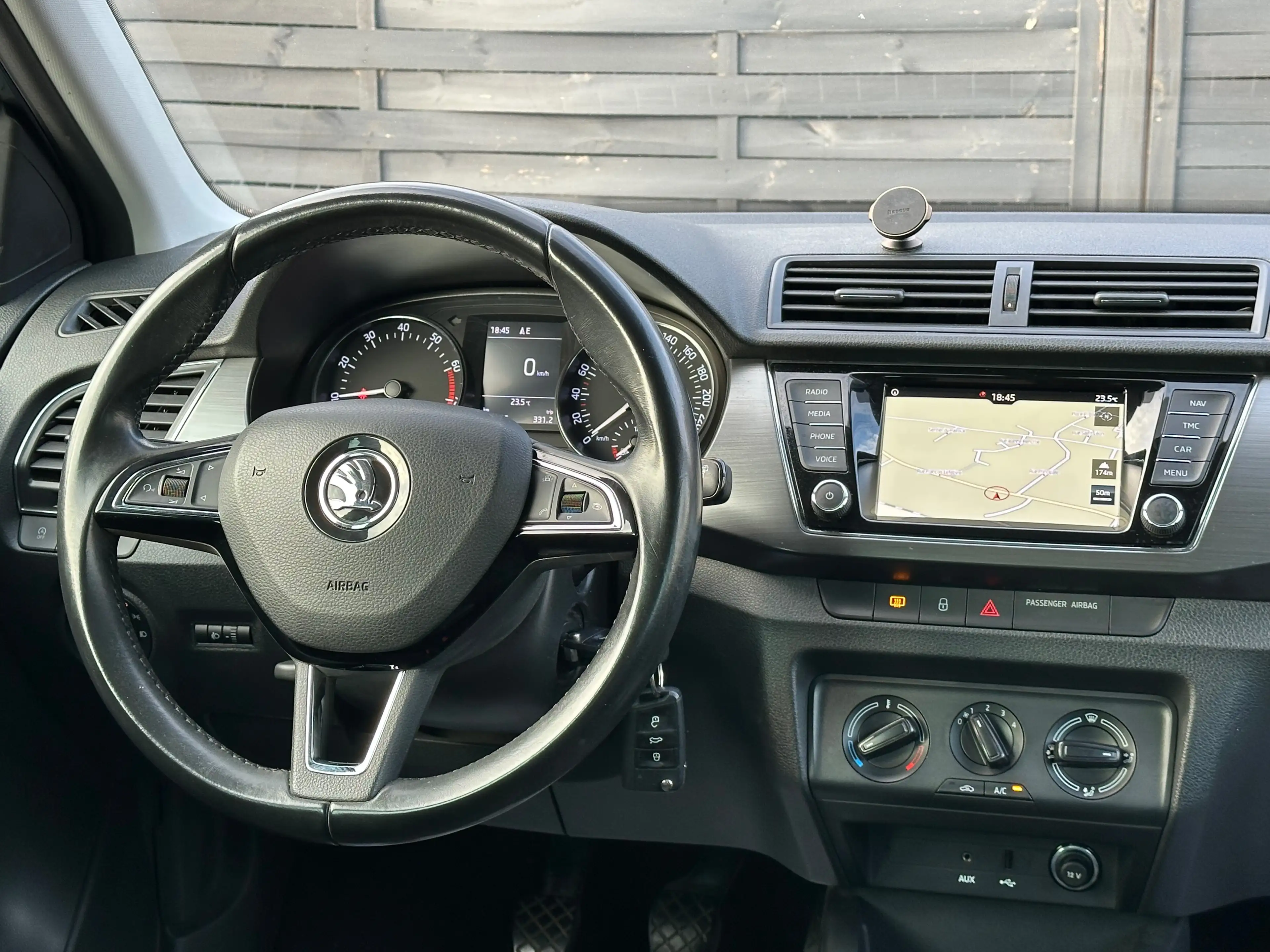 Skoda Fabia 1er Propriétaire // Carnet complet — photo 9