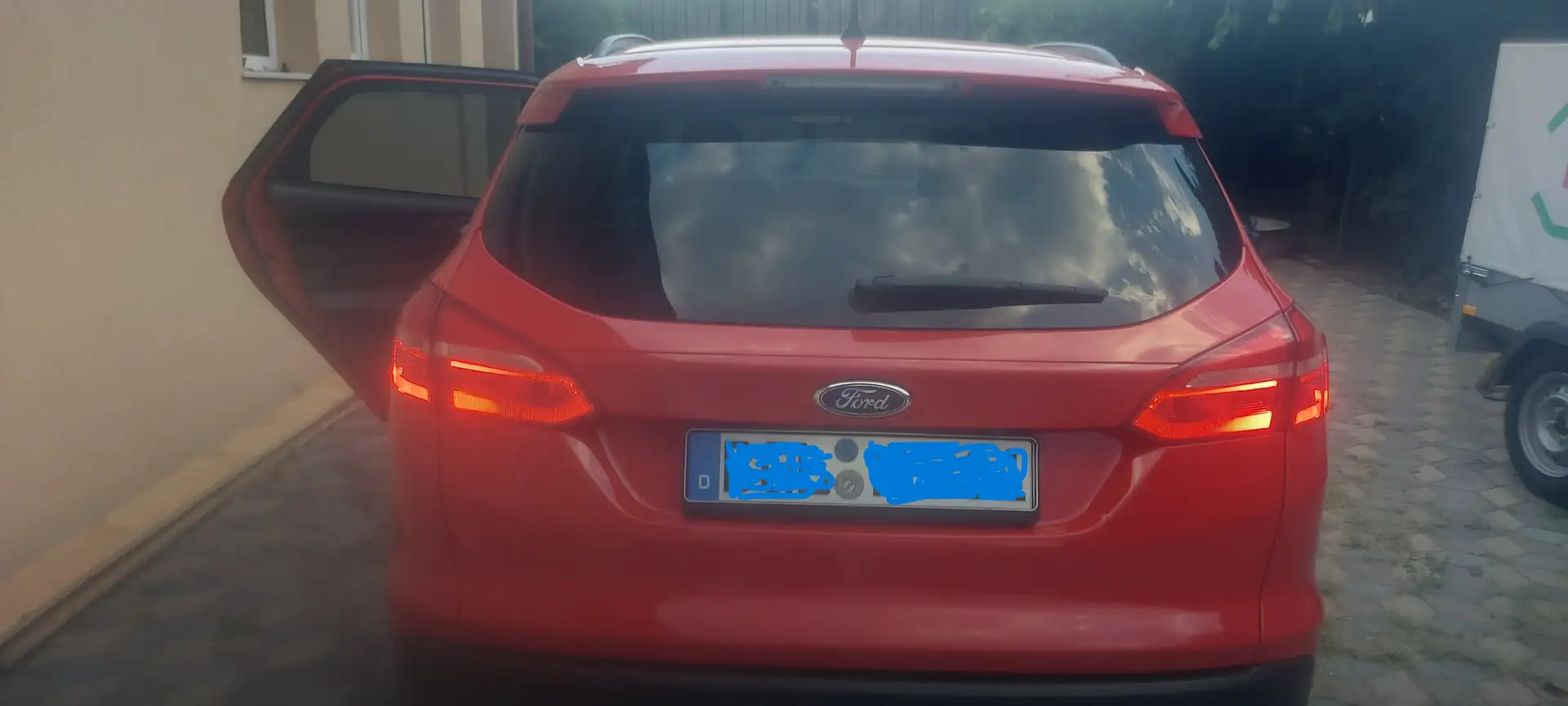 Ford Focus Focus Turnier 2.0 TDCi DPF Start-Stopp-System Tita Rot - 2