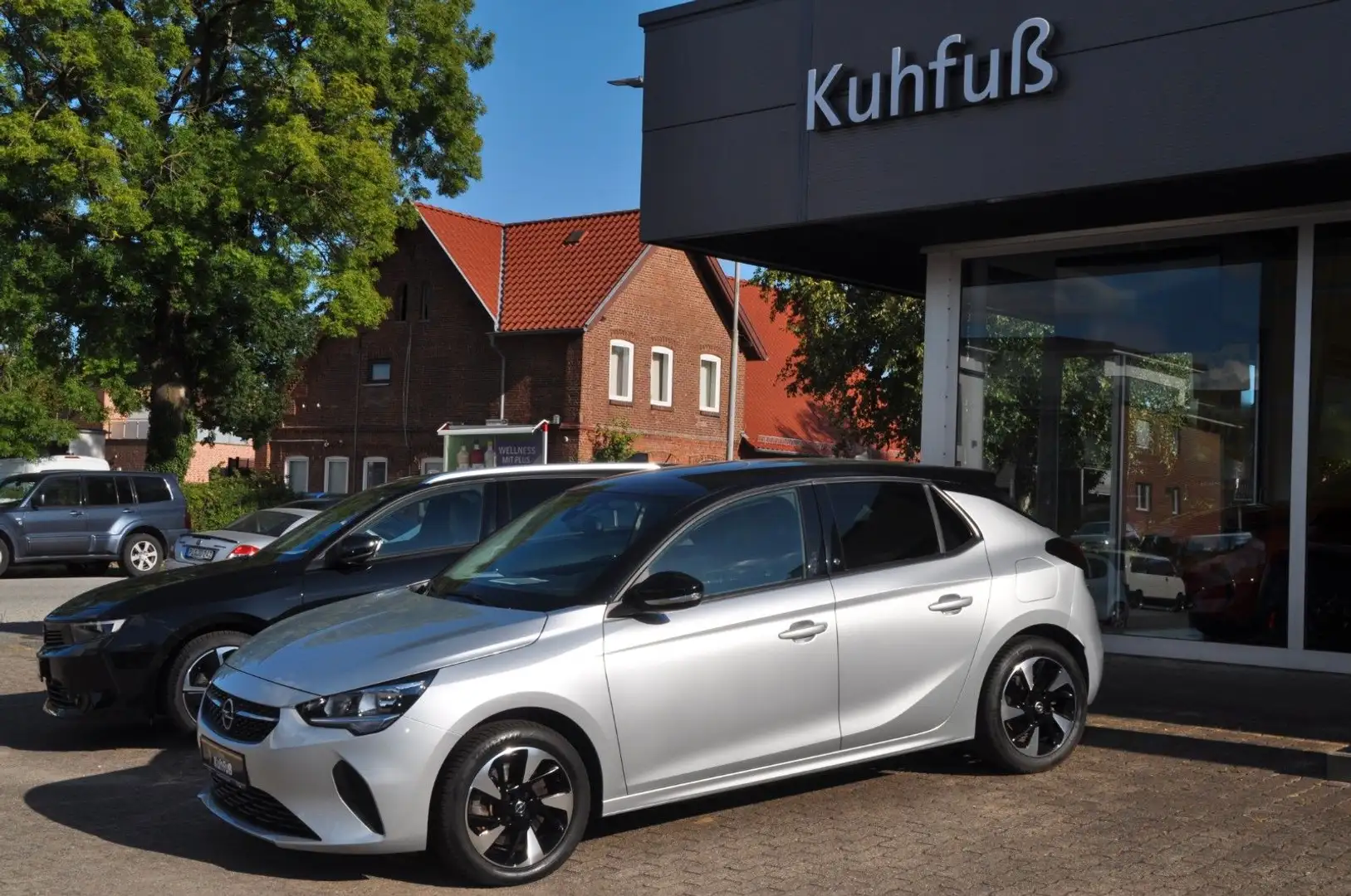 Opel Corsa F  "e-Edition" Silber - 1