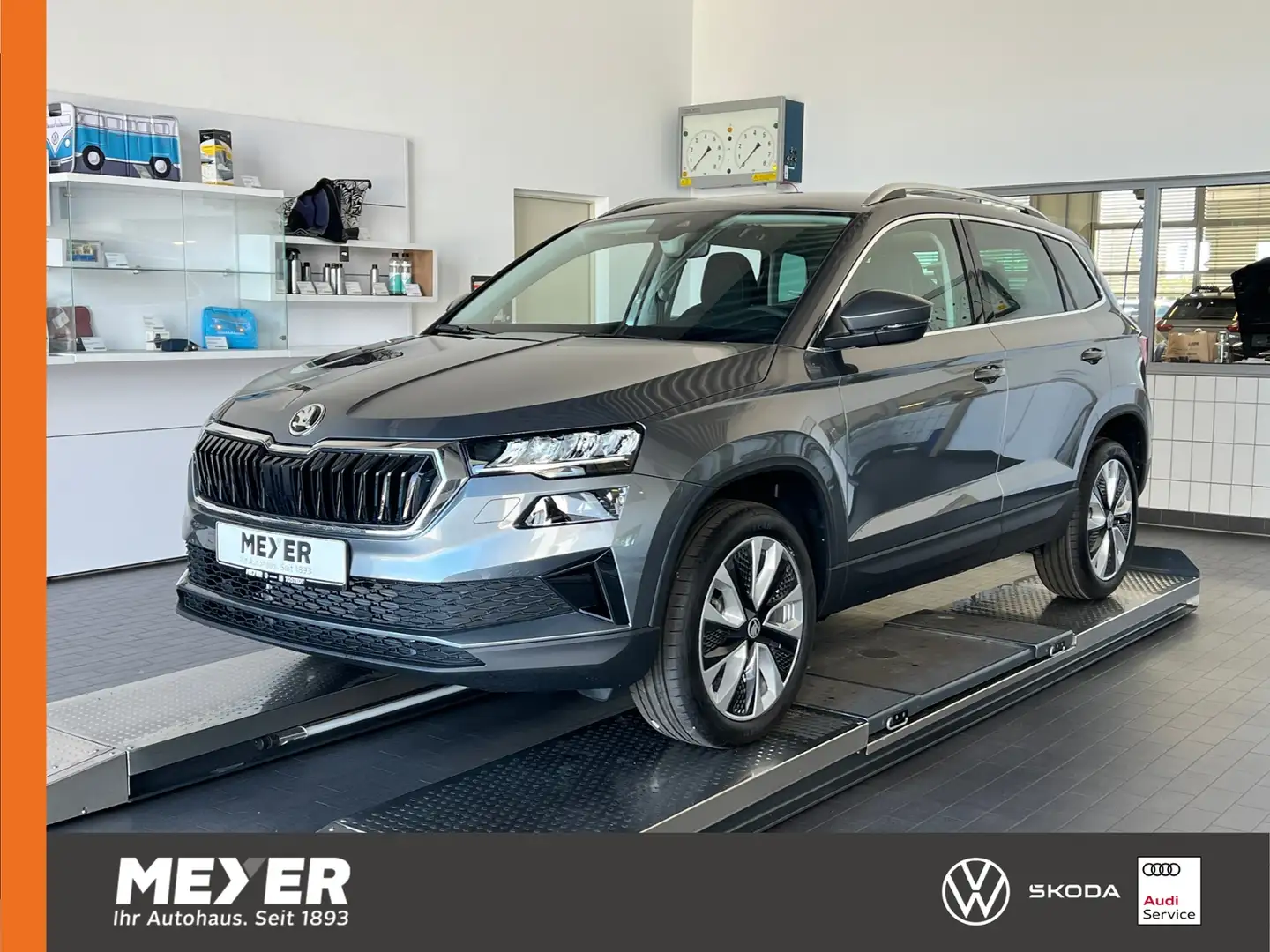 Skoda Karoq Selection 1.5 TSI DSG *AHK, LED, 18"-LM* Grau - 1