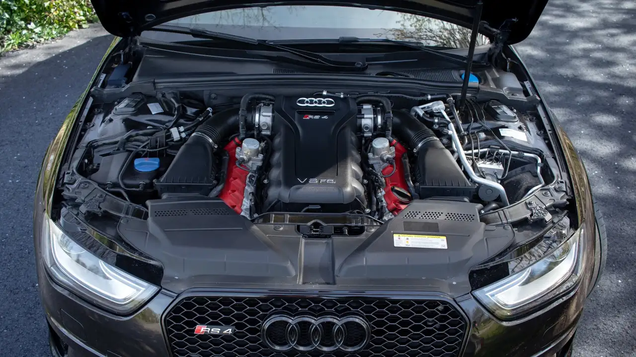 AUDI RS4 AVANT 4.2 FSI QUATTRO 450CH