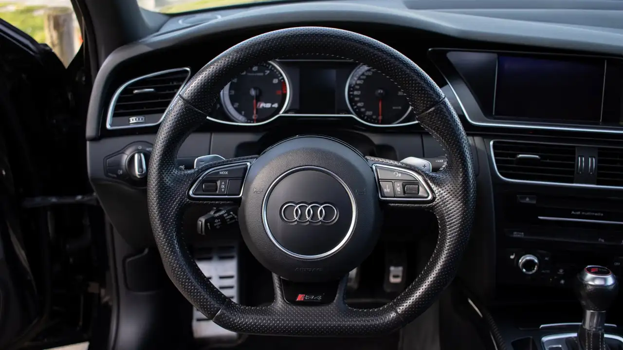 AUDI RS4 AVANT 4.2 FSI QUATTRO 450CH