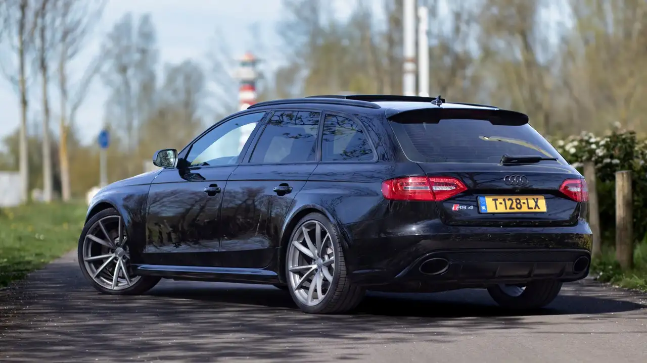 AUDI RS4 AVANT 4.2 FSI QUATTRO 450CH