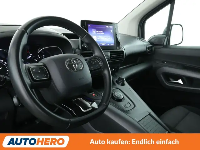 Toyota Proace City view 11