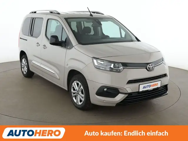 Toyota Proace City view 8