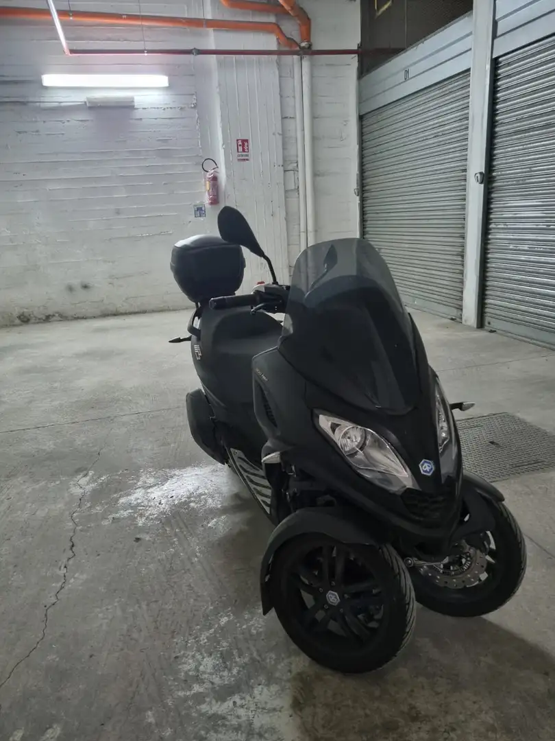 Piaggio MP3 300 Negro - 1
