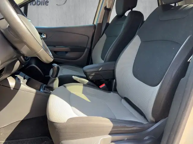 Renault Captur view 10