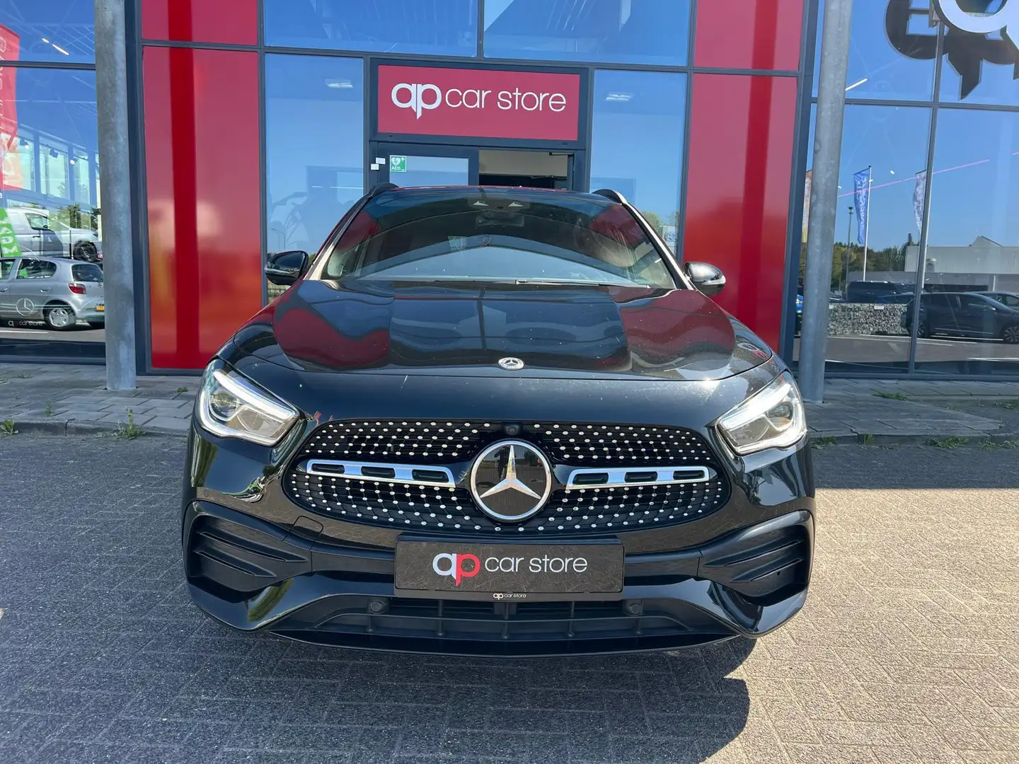 Mercedes-Benz GLA 250 e Business Solution AMG Limited Zwart - 2