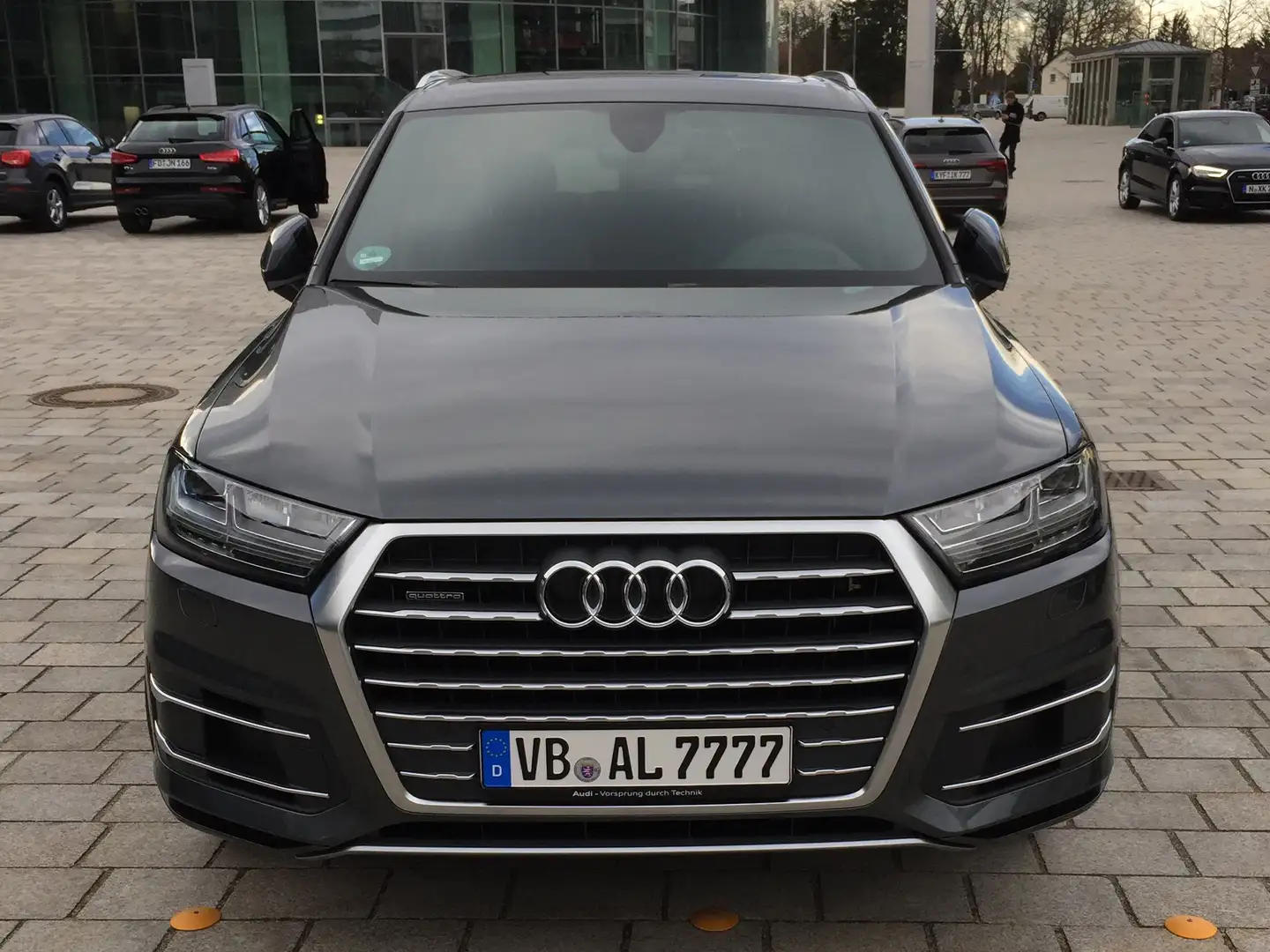 Audi Q7 Q7 3.0 TDI ultra quattro tiptronic Grau - 2