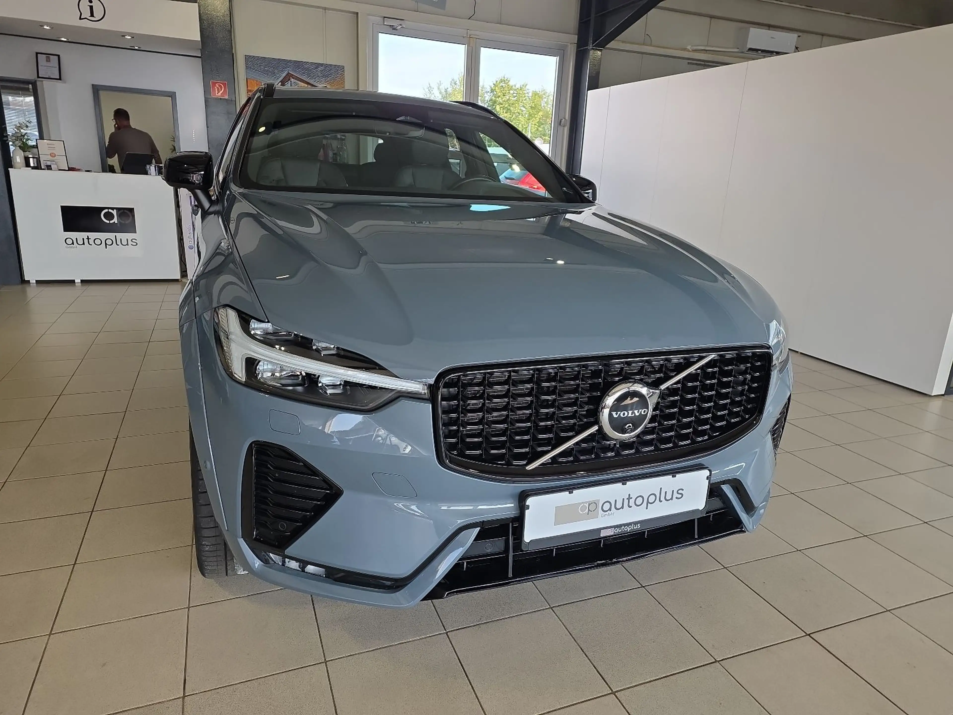 Volvo XC60 B5 R-Design Massage AHK 360° 22Zoll Pano — photo 4