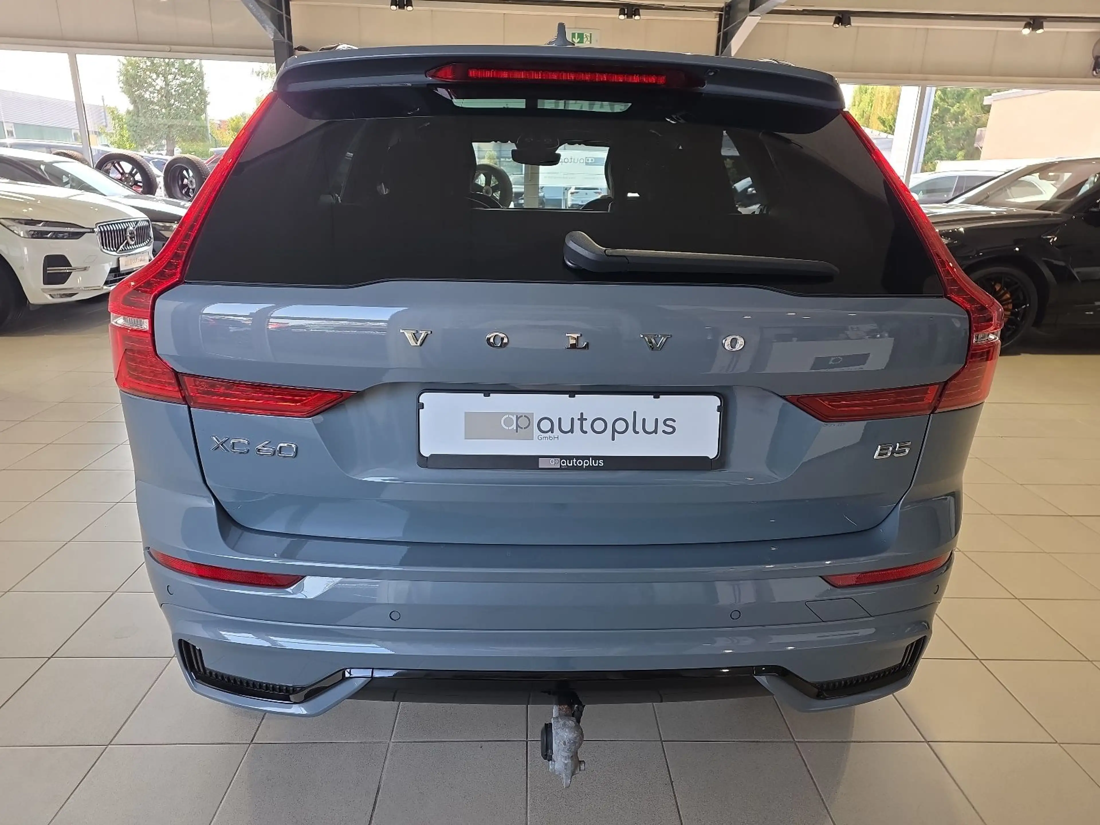 Volvo XC60 B5 R-Design Massage AHK 360° 22Zoll Pano — photo 8