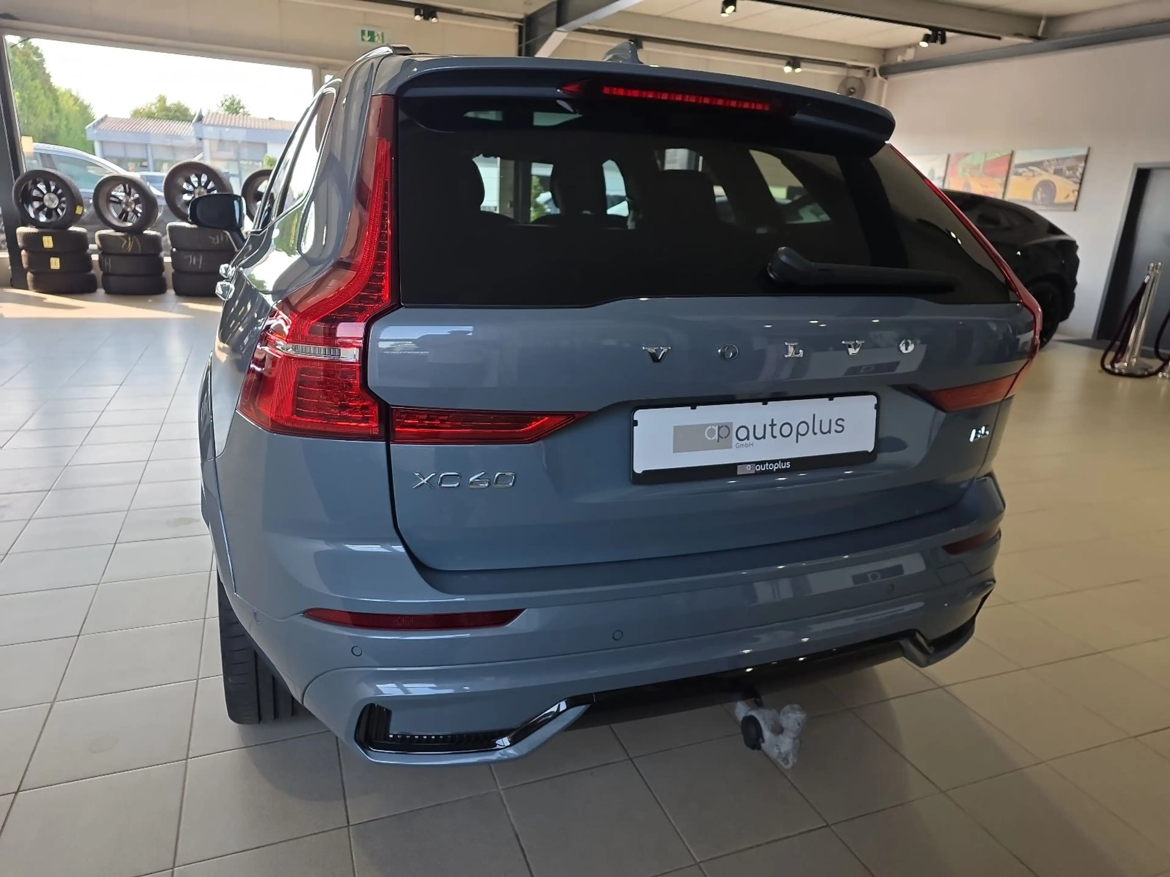 Volvo XC60 B5 R-Design Massage AHK 360° 22Zoll Pano — photo 9