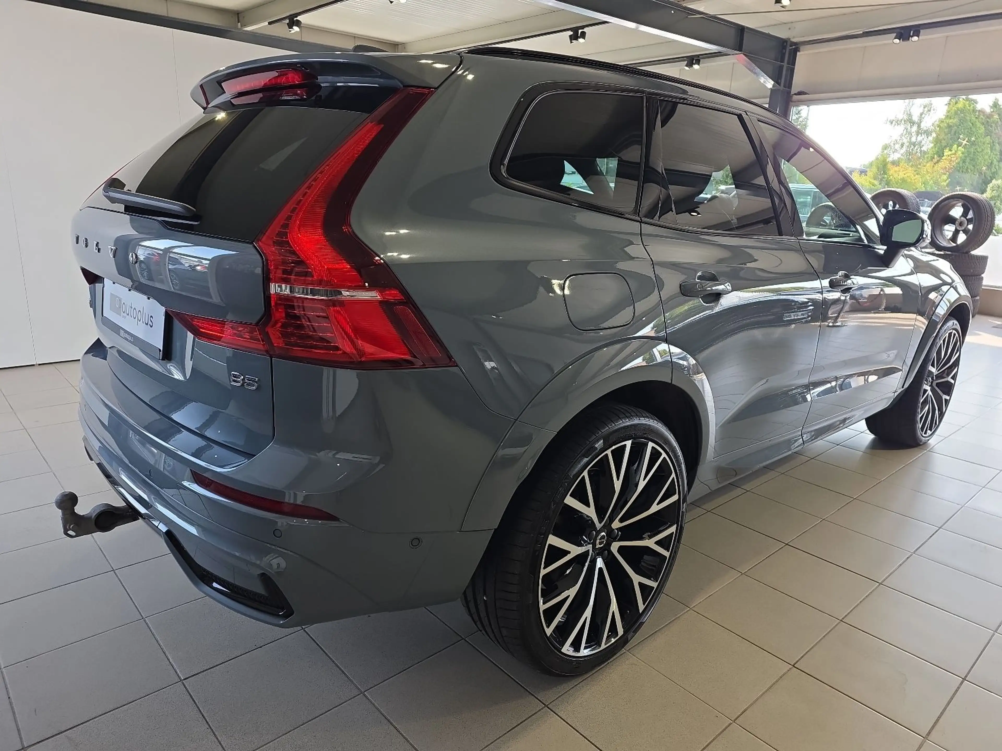 Volvo XC60 B5 R-Design Massage AHK 360° 22Zoll Pano — photo 6