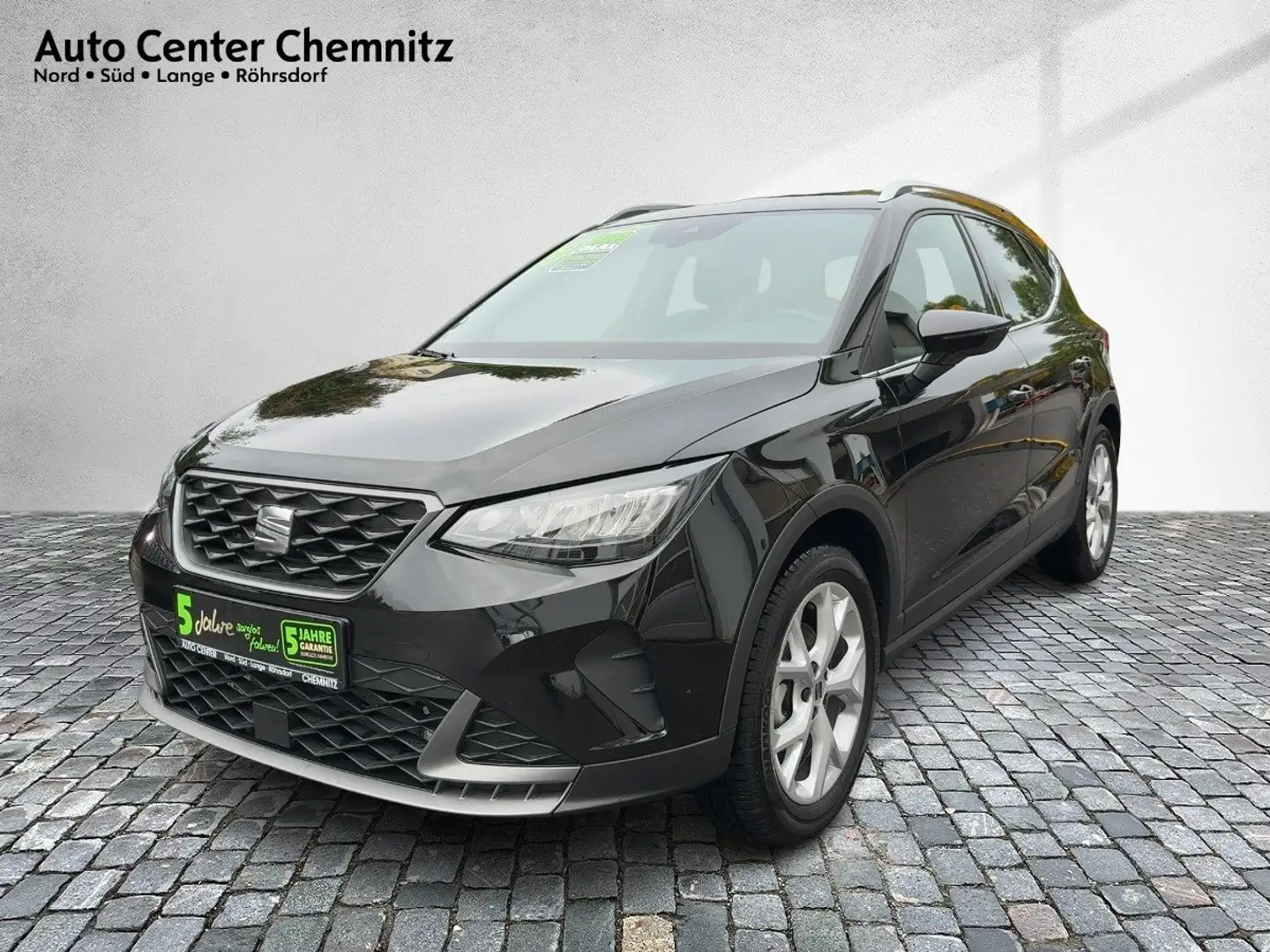 SEAT Arona 1.0 TSI FR LED/Navi/SHZ/Winterpaket/VC/PDC Schwarz - 2