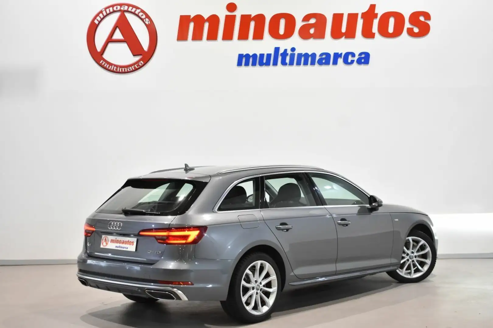 Audi A4 Avant 2.0TDI S tronic 110kW Gris - 2