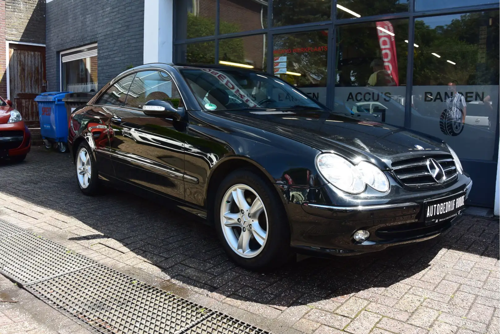 Mercedes-Benz CLK 200 Coupé K. Avantgarde 1e EIGENAAR,GEHEEL DEALER ONDE Zwart - 2