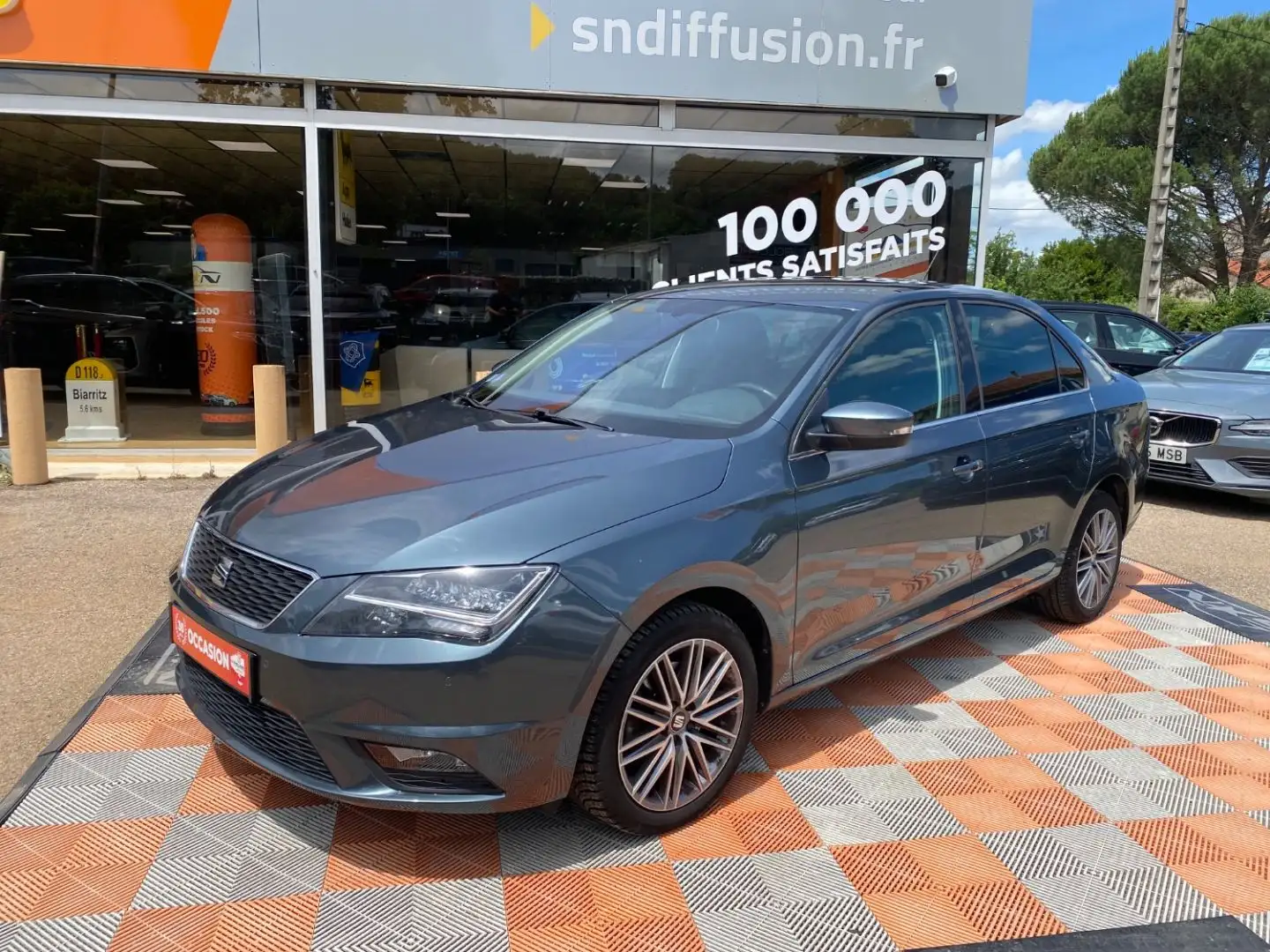 SEAT Toledo 1.0 TSI 110 PREMIUM Grau - 1