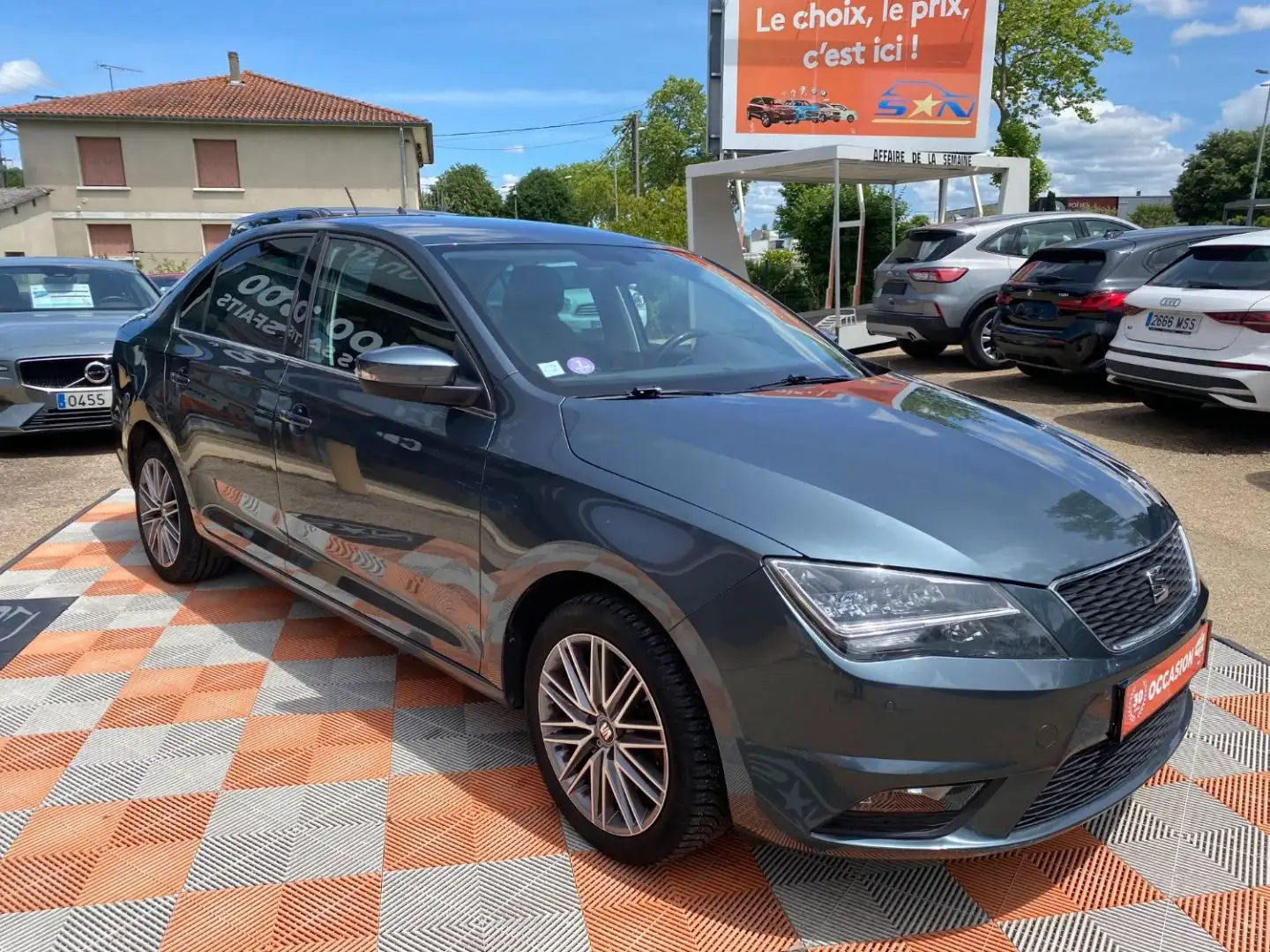 SEAT Toledo 1.0 TSI 110 PREMIUM Grau - 2