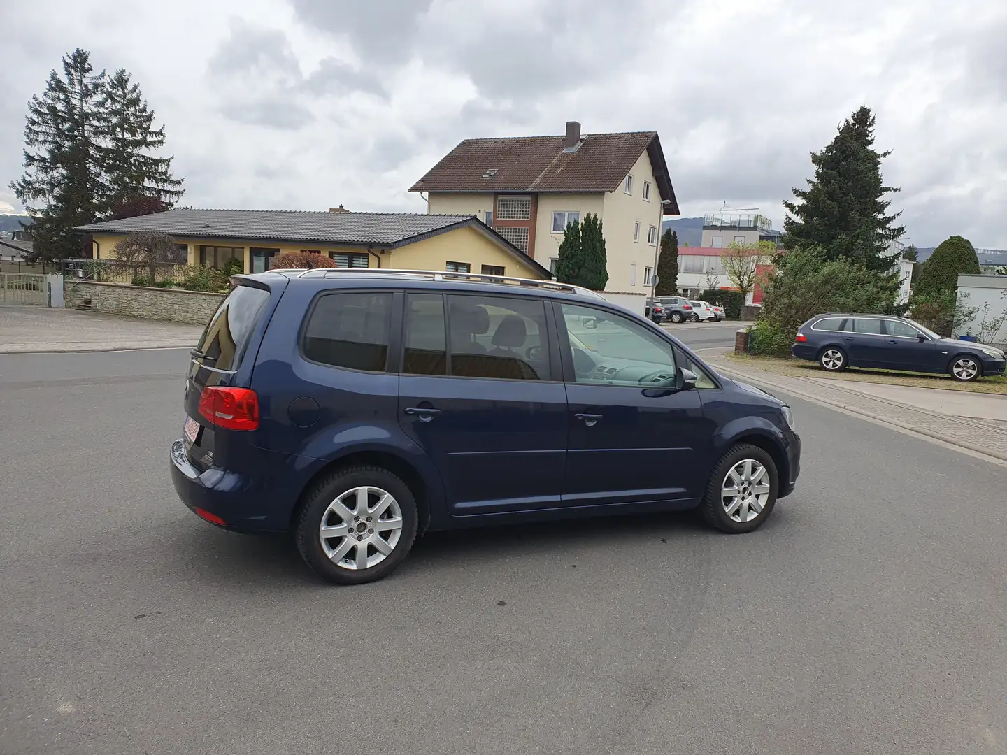 Volkswagen Touran Comfortline BMT Bleu - 2