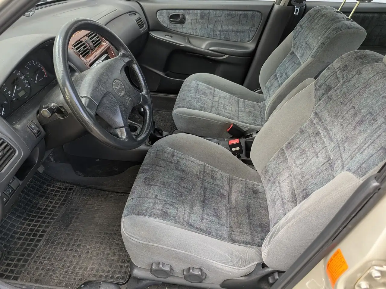 Mazda 626 Kombi 1.9*Klimaanlage*, foto 8