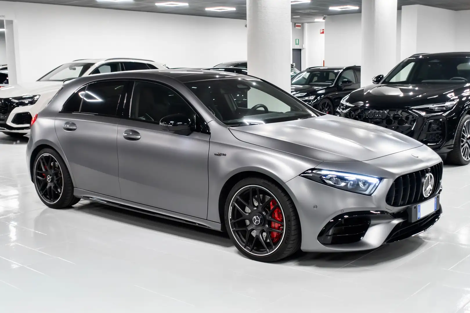 Mercedes-Benz A 45 AMG GRIGIO OPACO TETTO APR HUD BURMESTER SEDILI PERFOR siva - 2