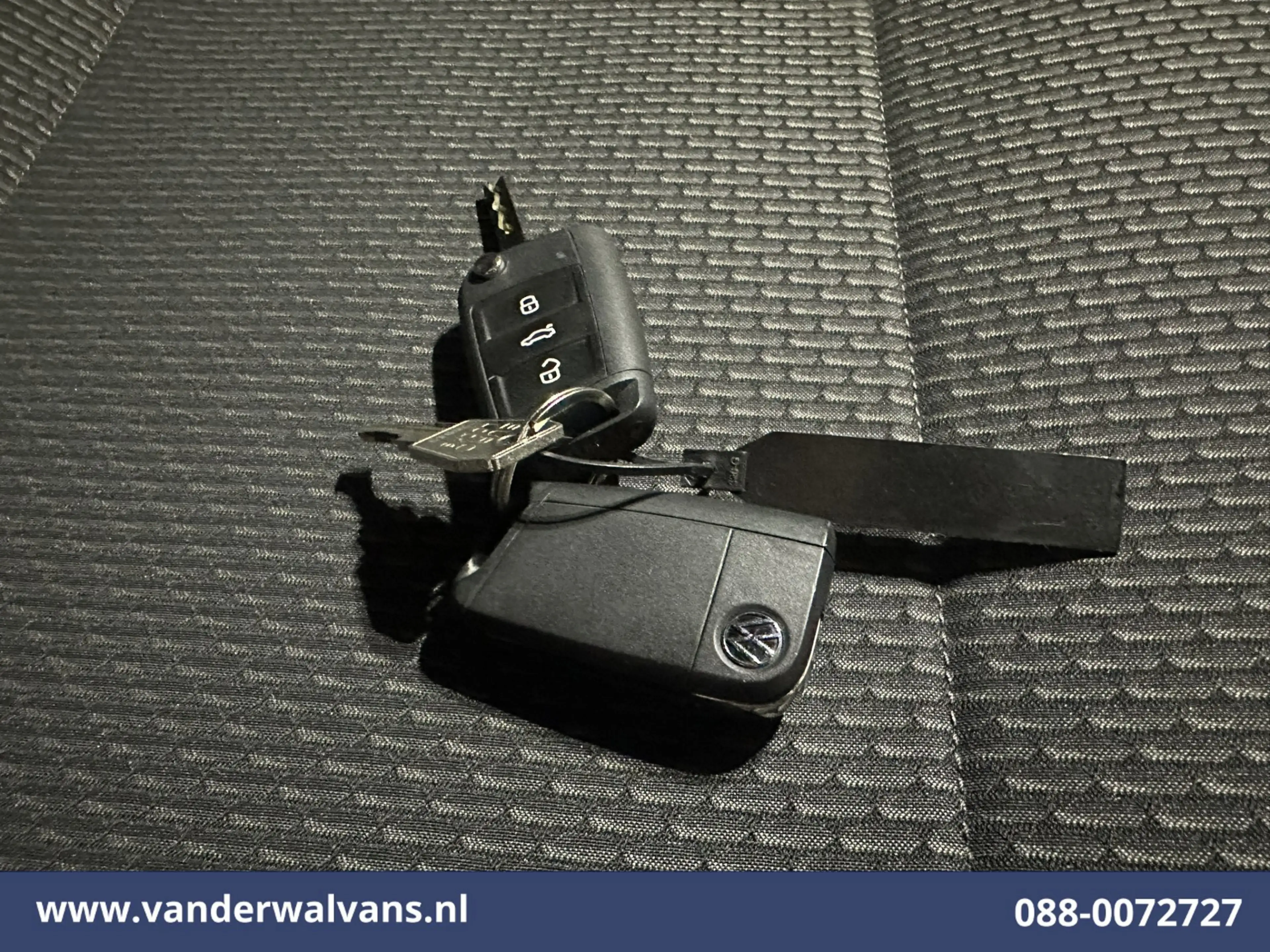 Volkswagen T6.1 Transporter 2.0 TDI 111pk L1H1 Euro6 Airco | Navigatie | LM Ve — photo 20