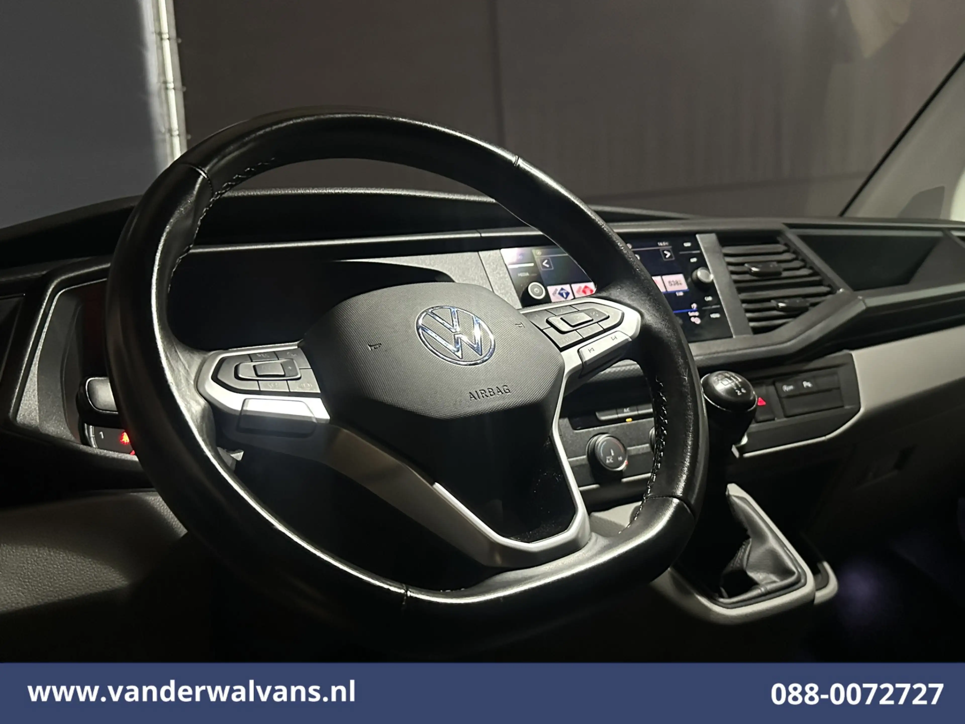 Volkswagen T6.1 Transporter 2.0 TDI 111pk L1H1 Euro6 Airco | Navigatie | LM Ve — photo 15