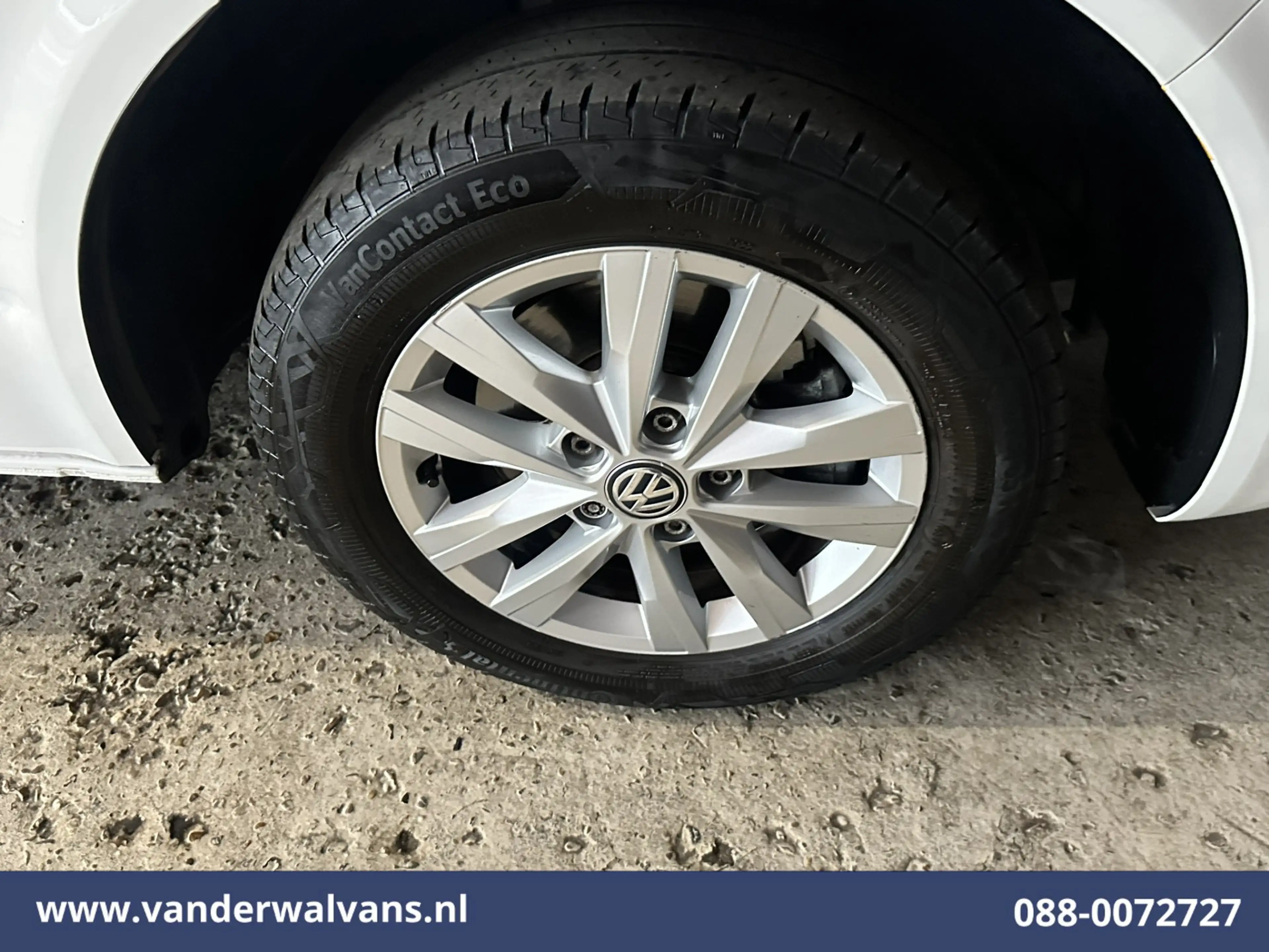 Volkswagen T6.1 Transporter 2.0 TDI 111pk L1H1 Euro6 Airco | Navigatie | LM Ve — photo 3