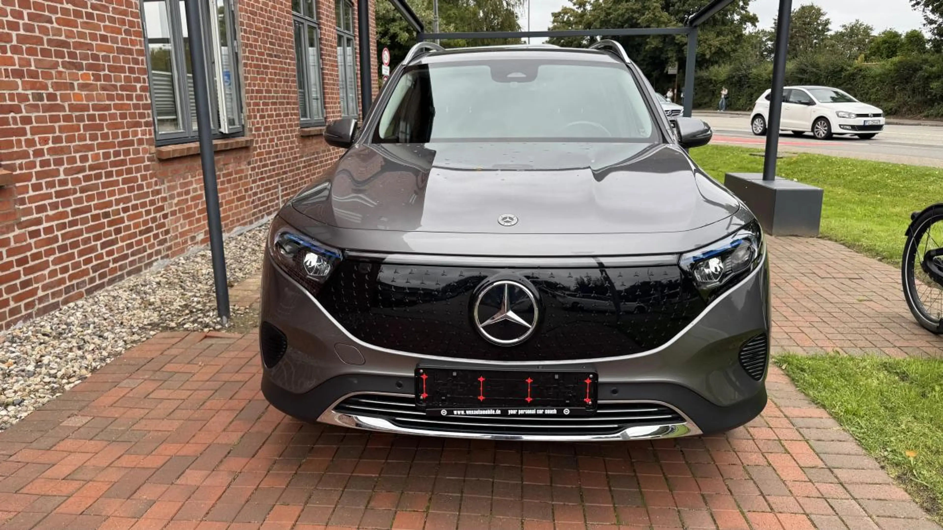Mercedes-Benz EQB 300 EQB 300 4Matic (243.608) — photo 3